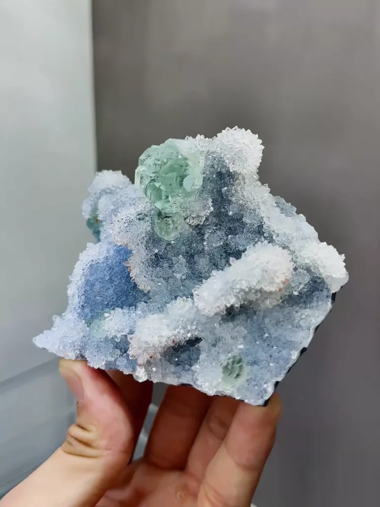 Natural Fluorite and Quartz coexist comes from Fujian,China 105*55*75MM image