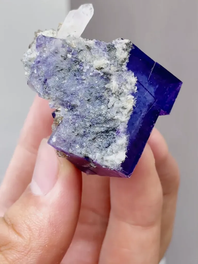 Natural Fluorite and Quartz coexist comes from Yaogangxian,Hunan 35*40*30MM - image 4