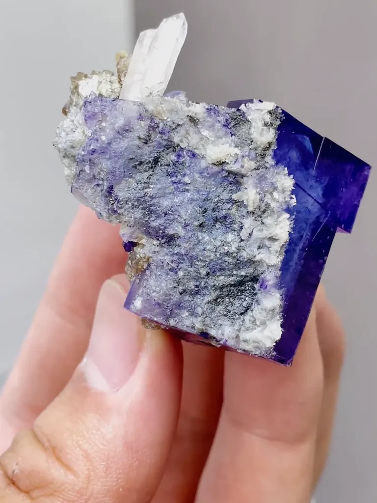 Natural Fluorite and Quartz coexist comes from Yaogangxian,Hunan 35*40*30MM - image 5