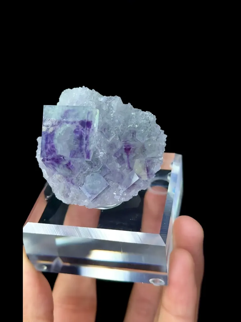 Natural Fluorite and Quartz Coexist comes from Zhejiang 55*35*30MM - image 3