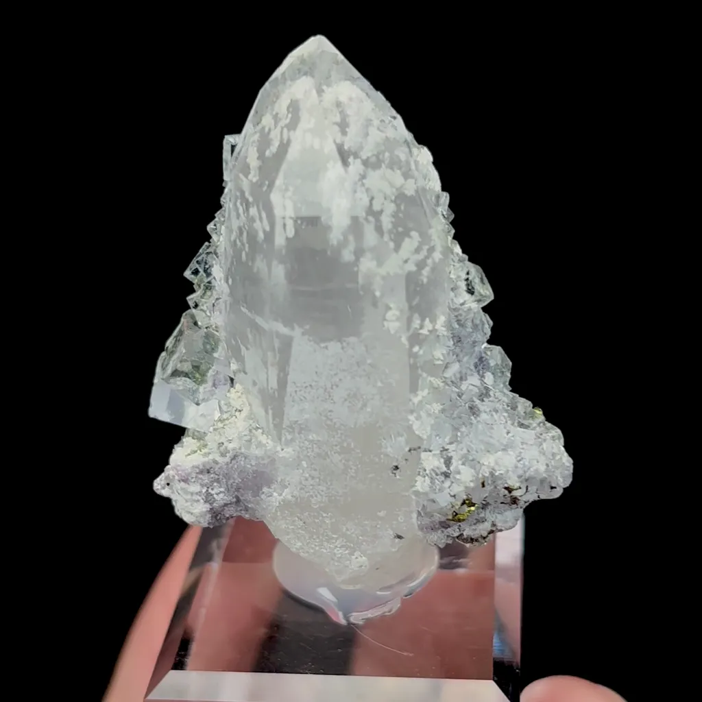 Natural Fluorite and Quartz Mineral Specimen,High Quality Specimen,YAO GANG XIAN,HUNAN,CHINA(33*22*46mm) - image 2