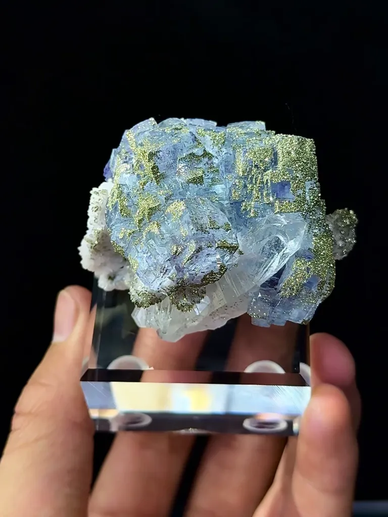 Natural Fluorite Quartz and Pyrite Coexist comes from Yaogangxian, Hunan 60*45*35MM - image 2