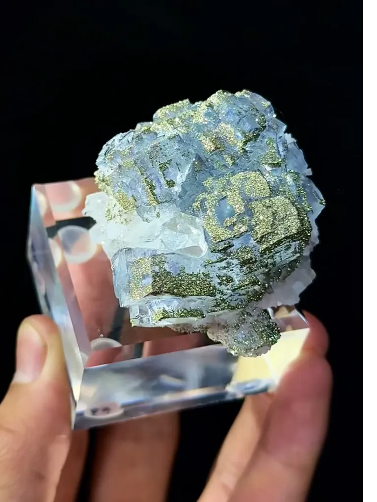 Natural Fluorite Quartz and Pyrite Coexist comes from Yaogangxian, Hunan 60*45*35MM - image 4