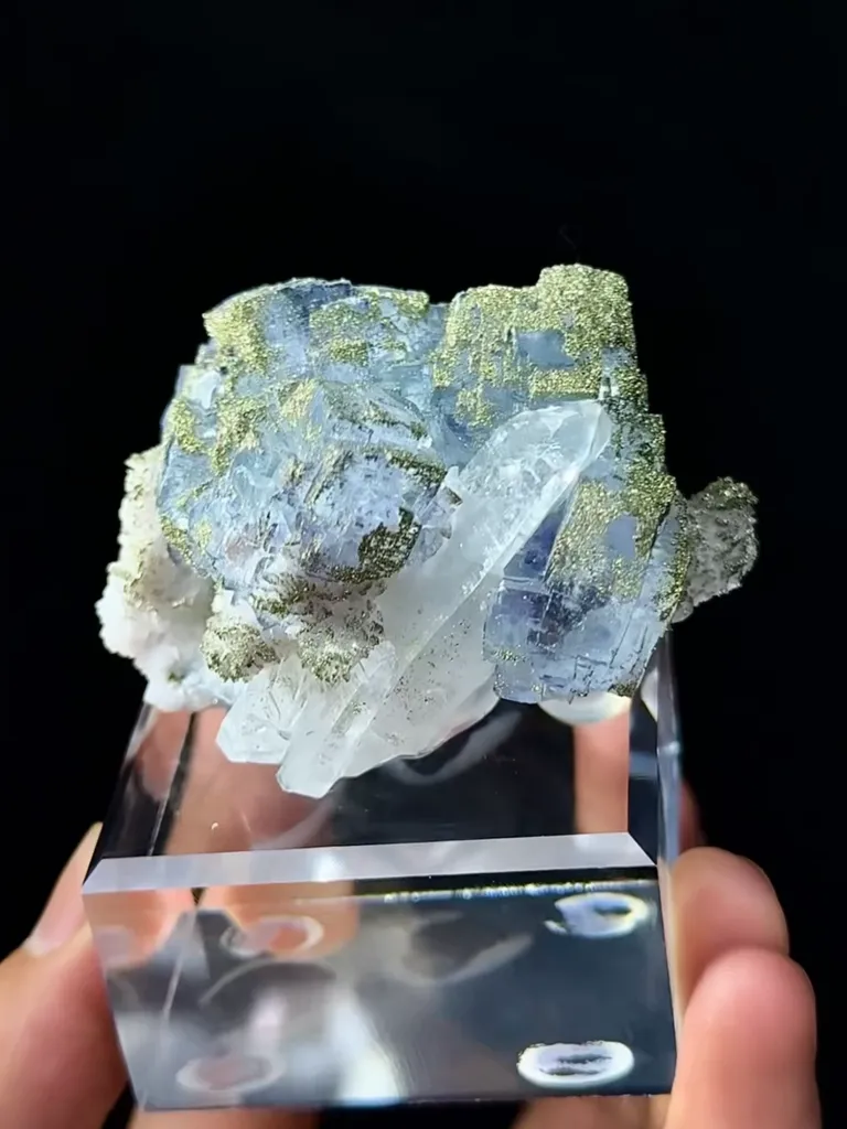 Natural Fluorite Quartz and Pyrite Coexist comes from Yaogangxian, Hunan 60*45*35MM - image 8