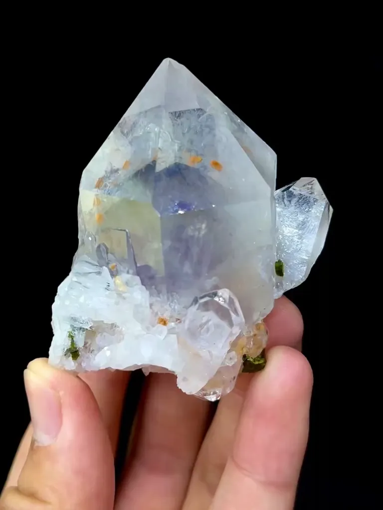 Natural Garden Crystal coexisting with Epidote comes from Meigu,Sichuan 45*45*65MM - image 7