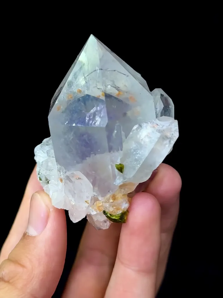 Natural Garden Crystal coexisting with Epidote comes from Meigu,Sichuan 45*45*65MM - image 3