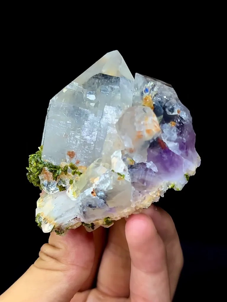Natural Garden Crystal coexisting with Epidote comes from Meigu,Sichuan 60*70*30MM - image 3