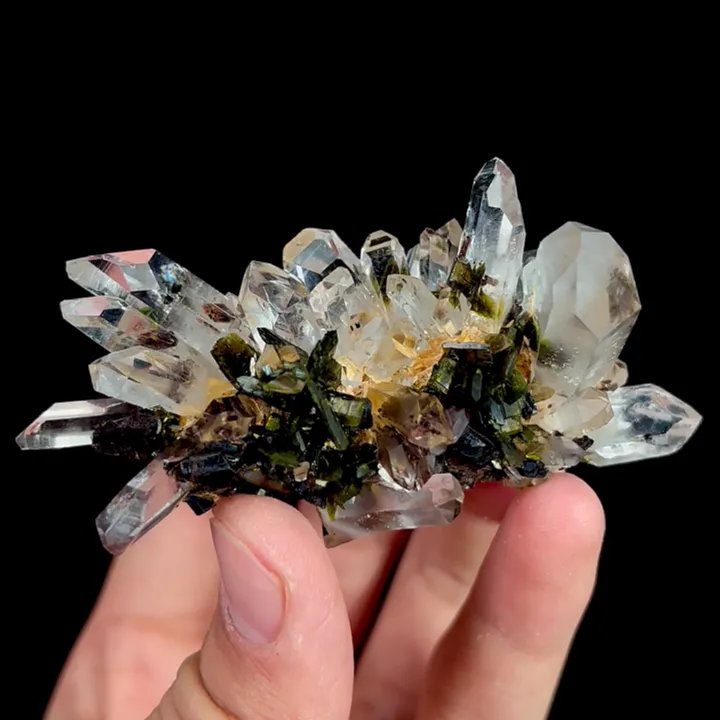 Natural Garden Quartz and Epidote , Mineral Specimen:Meigu,Sichuan (80*45*45MM) image