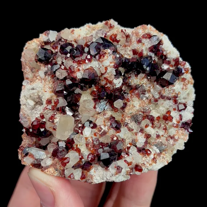 Natural Garnet and Quartz Cluster, Mineral specimen:Fujian,China (65*60*35MM) - image 4