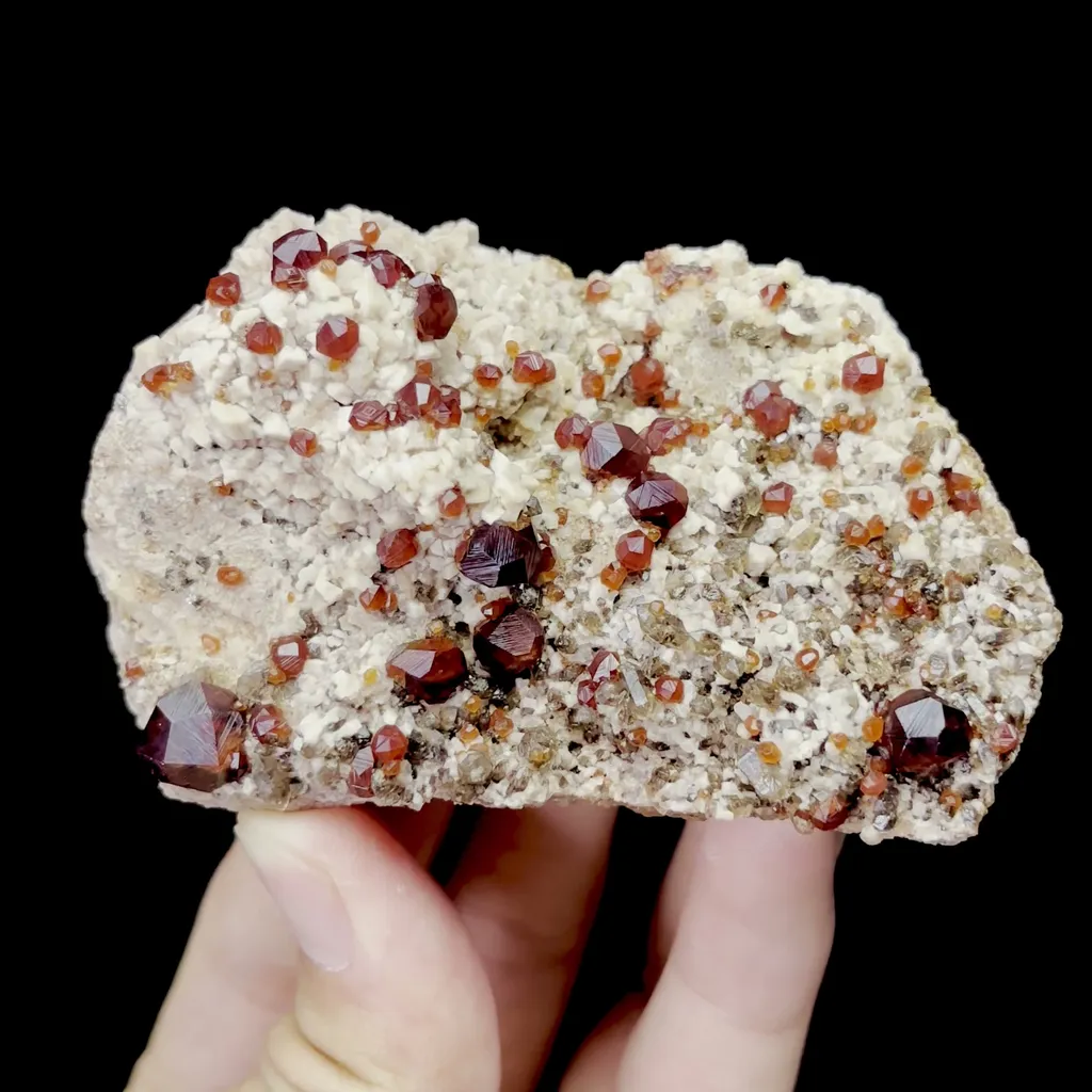Natural Garnet and Quartz Mineral Specimen,High Quality Specimen,FUJIAN,CHINA(85*51*29mm) image