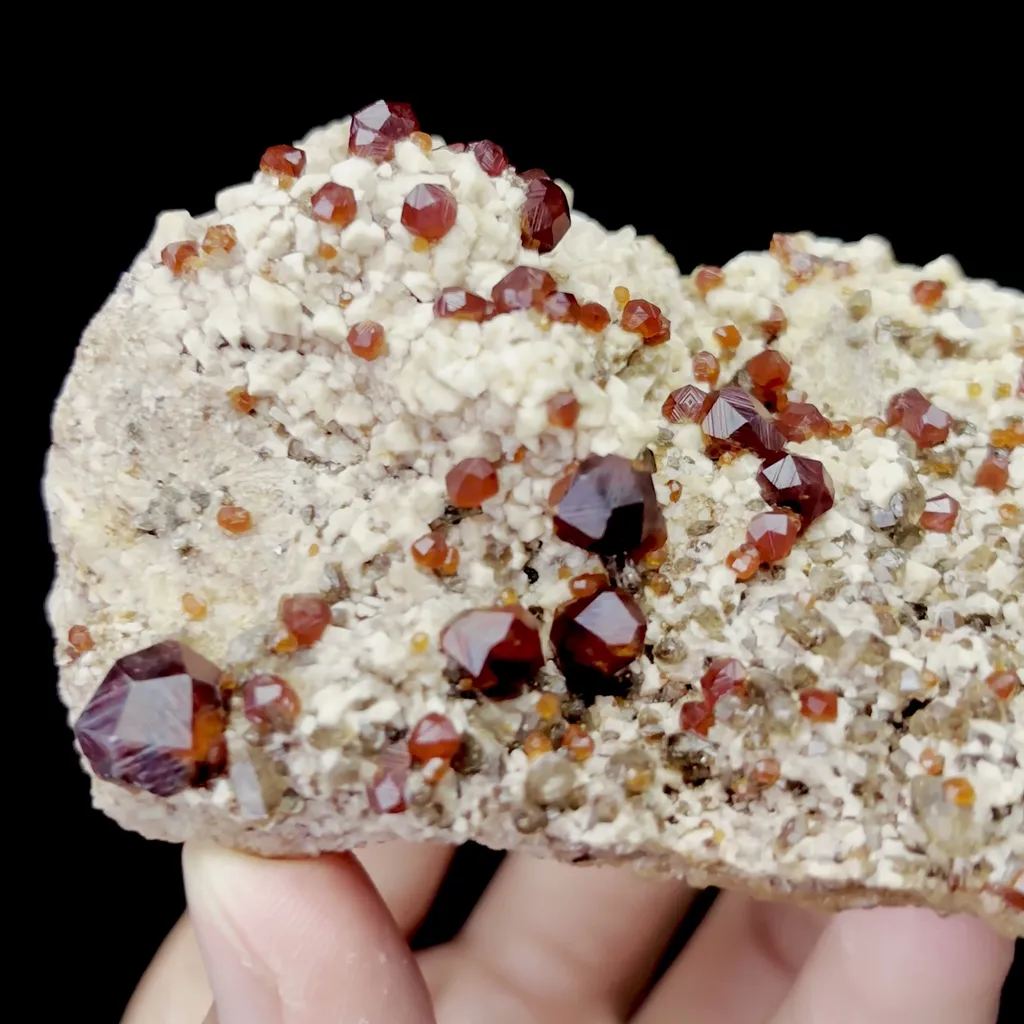 Natural Garnet and Quartz Mineral Specimen,High Quality Specimen,FUJIAN,CHINA(85*51*29mm) - image 2
