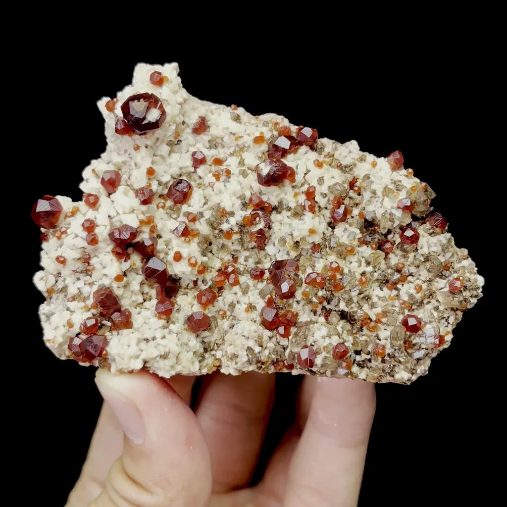 Natural Garnet and Quartz Mineral Specimen,High Quality Specimen,FUJIAN,CHINA(91*63*22mm) image