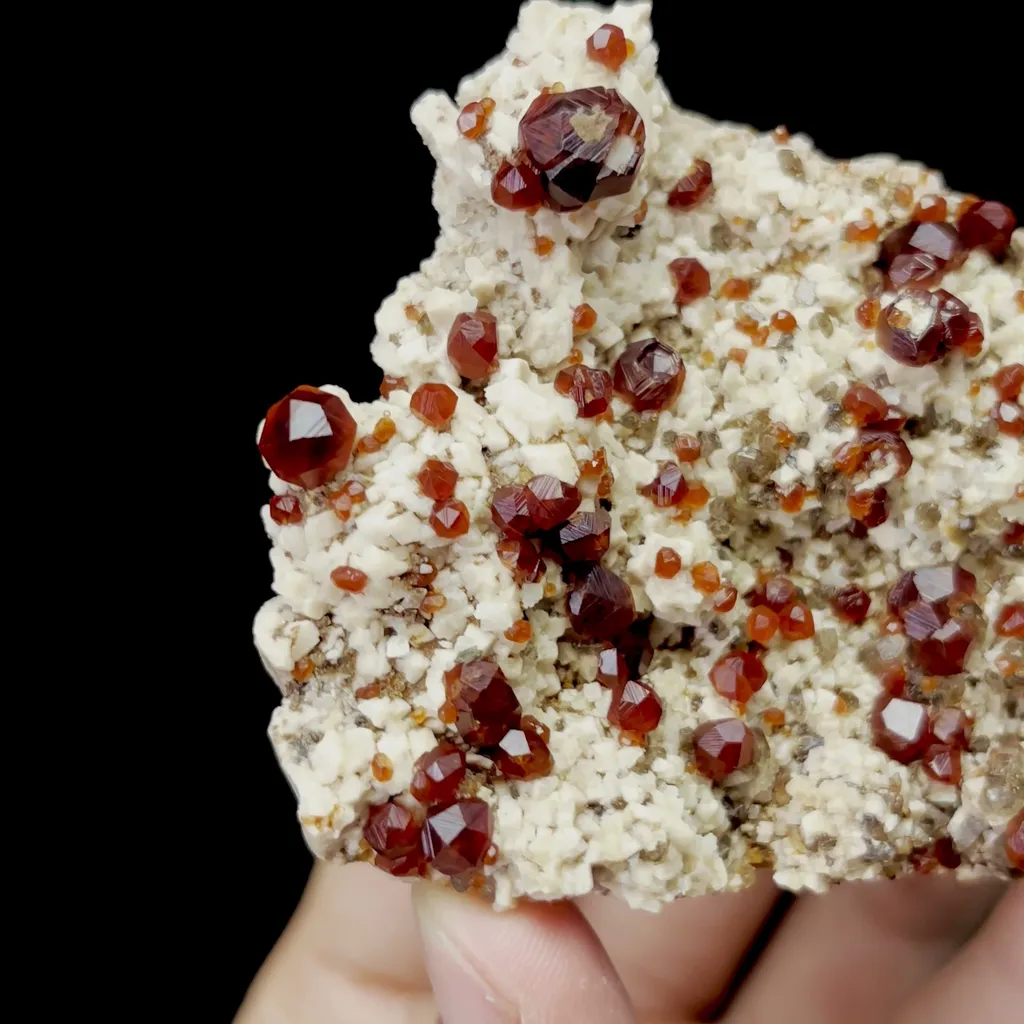 Natural Garnet and Quartz Mineral Specimen,High Quality Specimen,FUJIAN,CHINA(91*63*22mm) - image 2
