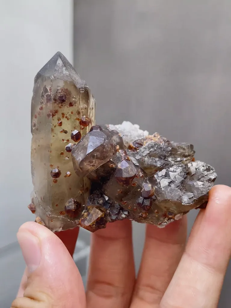 Natural Garnet and Smoky Quartz coexist comes from Fujian,China 55*30*55MM - image 4
