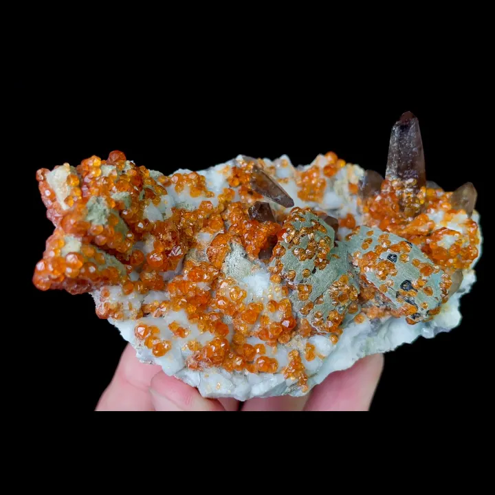 Natural Garnet and Smoky Quartz, Mineral Specimen: Fujian,China (90*55*35MM) - image 3