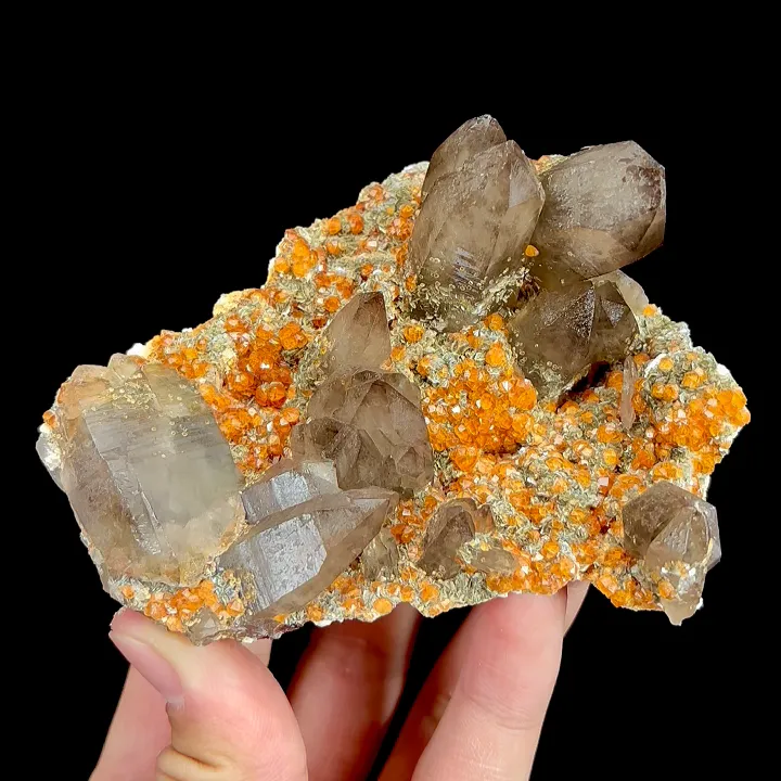 Natural Garnet and Smoky Quartz, Mineral Specimen:Fujian,China (100*80*40MM) - image 4