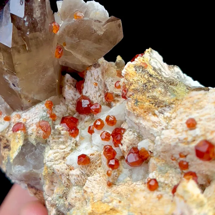 Natural Garnet and Smoky Quartz, Mineral Specimen:Fujian,China (110*55*60MM) - image 4