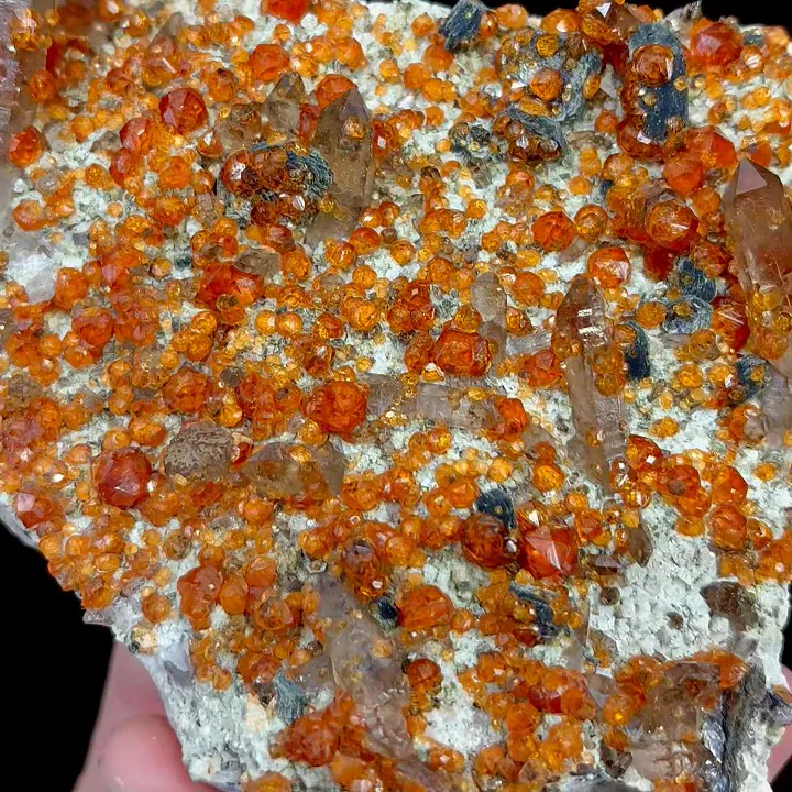 Natural Garnet and Smoky Quartz, Mineral Specimen:Fujian,China (130*100*40MM) - image 4