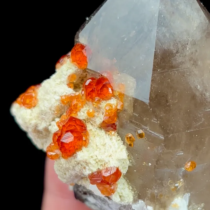 Natural Garnet and Smoky Quartz, Mineral Specimen:Fujian,China (45*65*50MM) - image 4