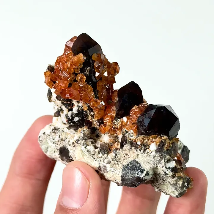 Natural Garnet and Smoky Quartz, Mineral Specimen:Fujian,China (55*40*50MM) - image 3