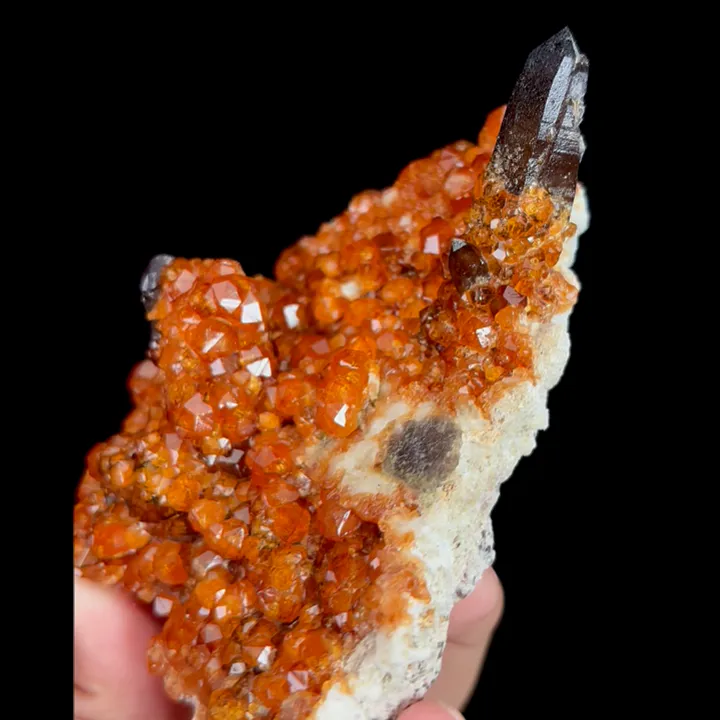 Natural Garnet and Smoky Quartz, Mineral Specimen:Fujian,China (70*100*30MM) - image 3