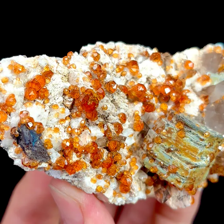 Natural Garnet and Smoky Quartz, Mineral Specimen:Fujian,China (85*50*35MM) image