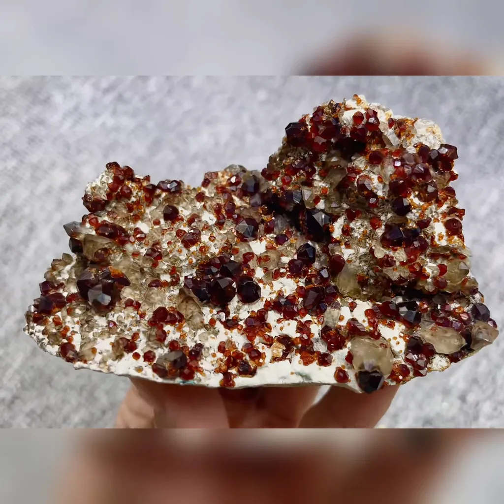 Natural Garnet and Smoky Quartz Symbiosis comes from Fujian,China 100*50*30MM - image 3