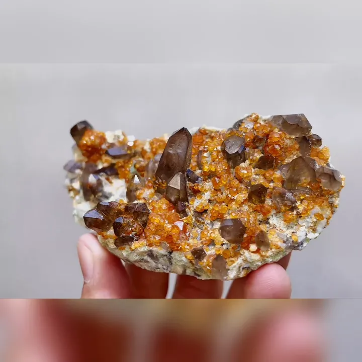 Natural Garnet and Smoky Quartz Symbiosis comes from Fujian,China 105*50*30MM - image 4