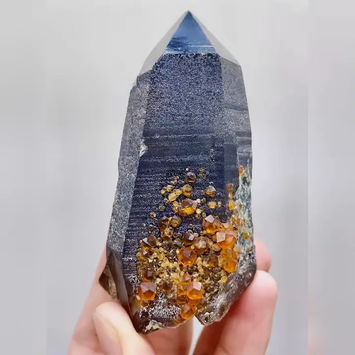 Natural Garnet and Smoky Quartz Symbiosis comes from Fujian,China 45*90*35MM - image 2