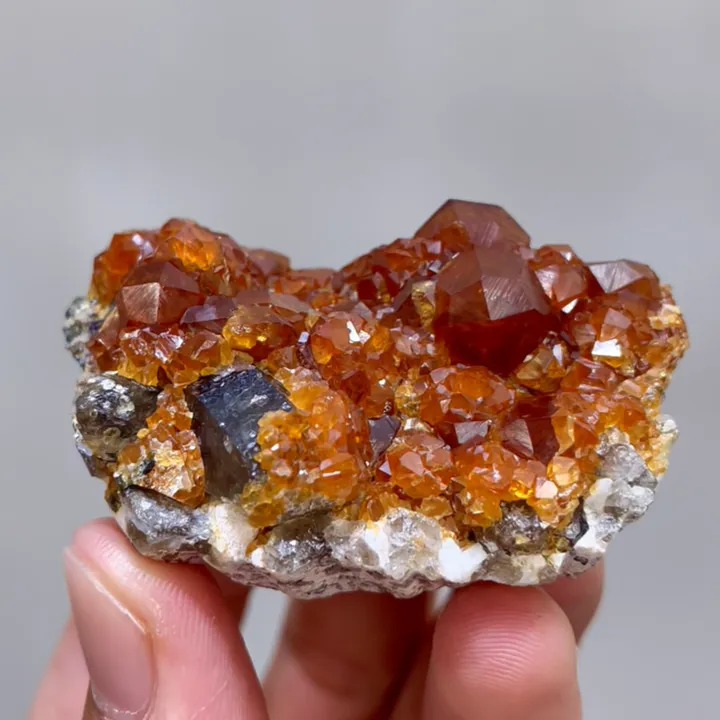 Natural Garnet, Mineral Specimen: Fujian,China (55*35*20MM) image