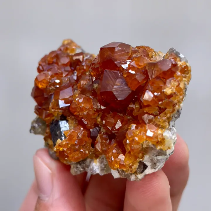 Natural Garnet, Mineral Specimen: Fujian,China (55*35*20MM) - image 3