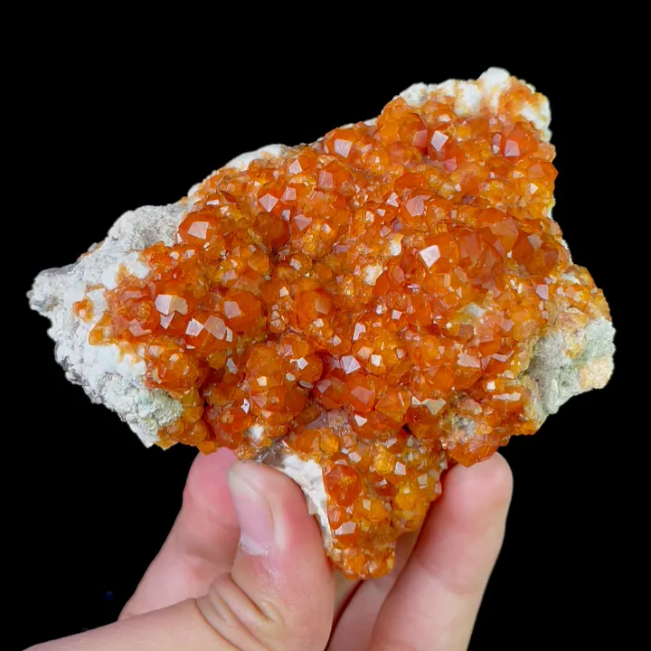 Natural Garnet, Mineral Specimen: Fujian,China (90*75*35MM) - image 5