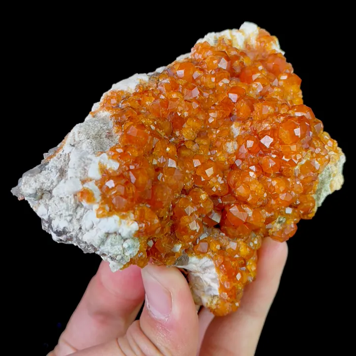 Natural Garnet, Mineral Specimen: Fujian,China (90*75*35MM) image