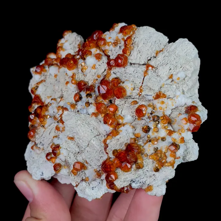 Natural Garnet, Mineral Specimen:Fujian,China (105*85*30MM) image