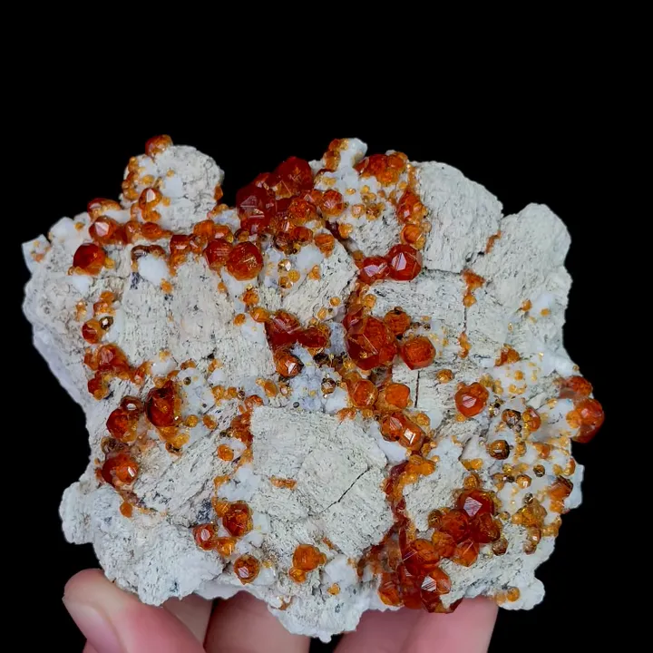 Natural Garnet, Mineral Specimen:Fujian,China (105*85*30MM) - image 5