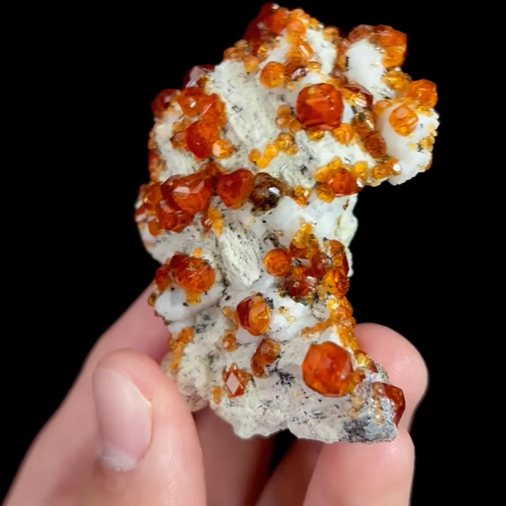 Natural Garnet, Mineral Specimen:Fujian,China (60*45*25MM) - image 4