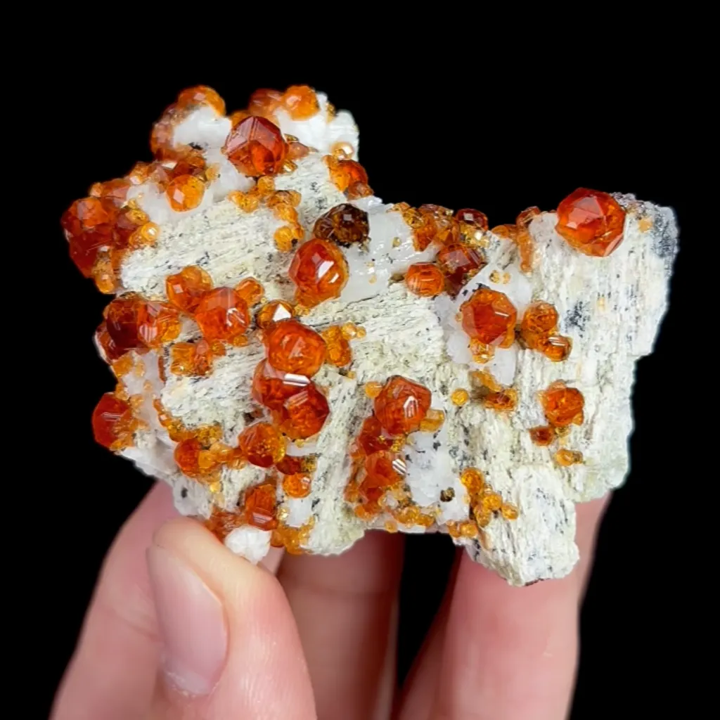 Natural Garnet, Mineral Specimen:Fujian,China (60*45*25MM) - image 6