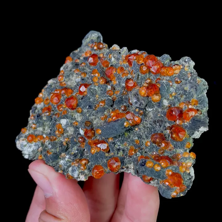 Natural Garnet, Mineral Specimen:Fujian,China (90*65*15MM) image