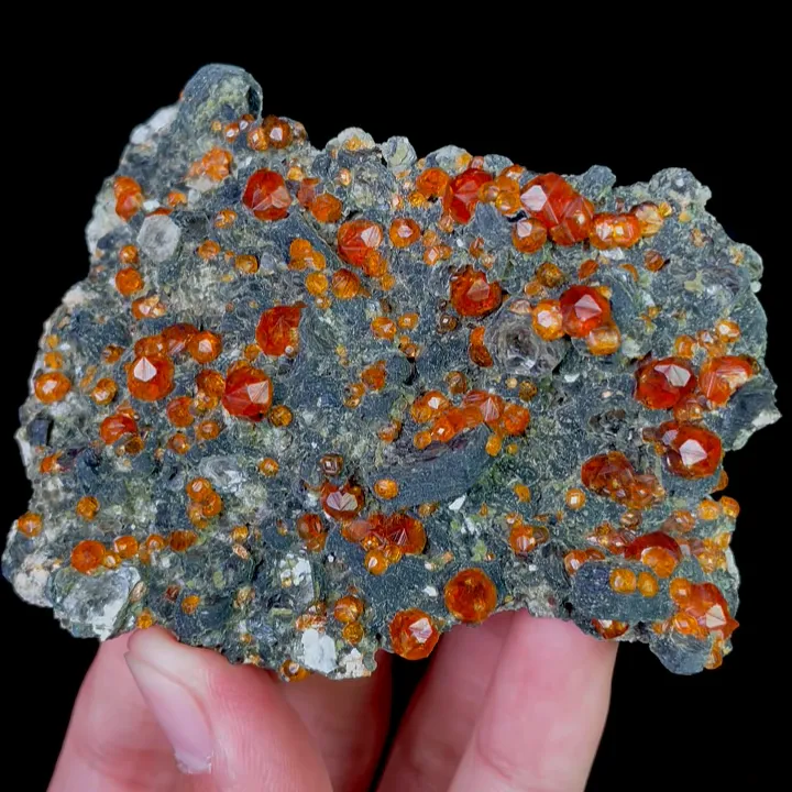 Natural Garnet, Mineral Specimen:Fujian,China (90*65*15MM) - image 5