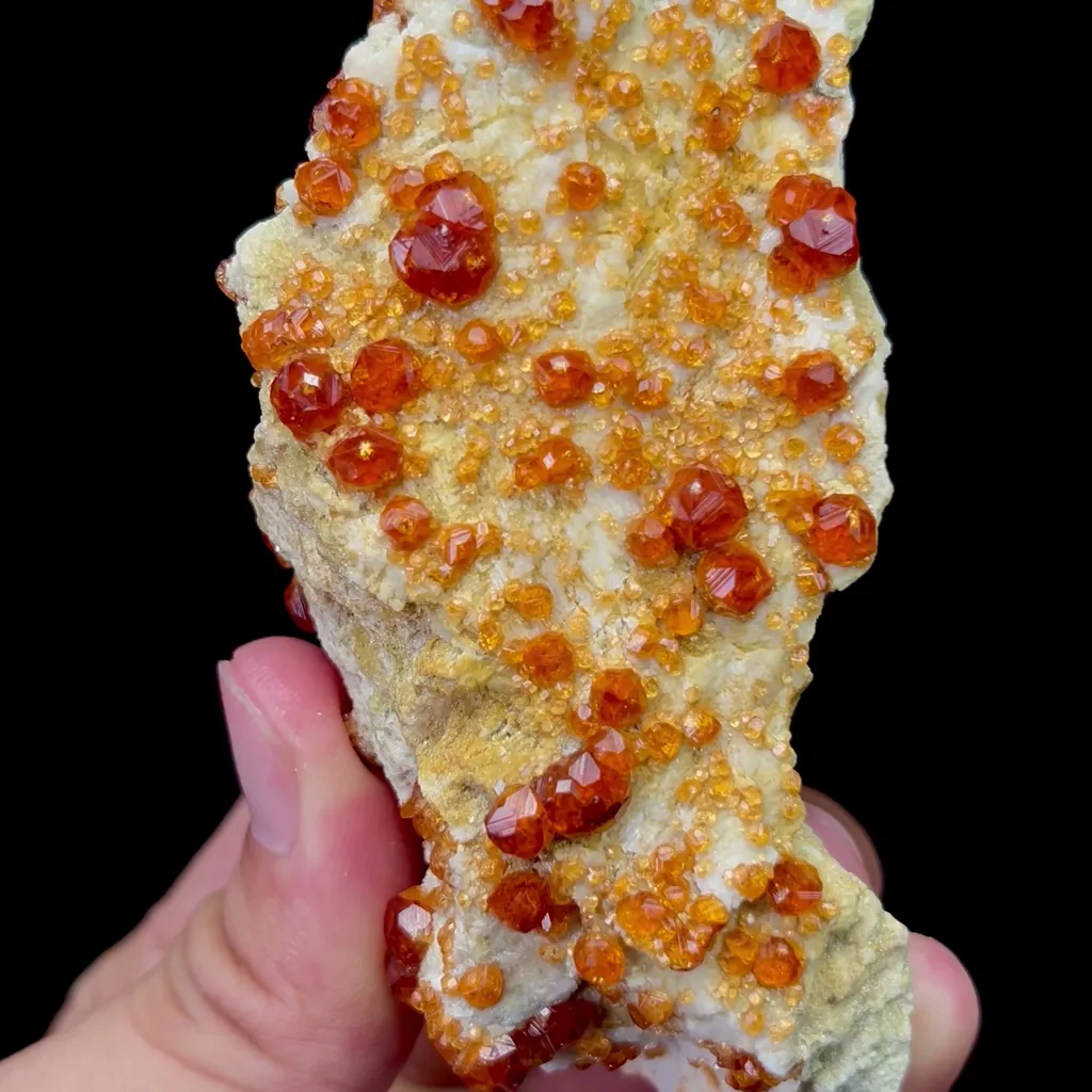 Natural Garnet Mineral Specimen,High Quality Specimen,FUJIAN,CHINA(100*45*40mm) - image 4
