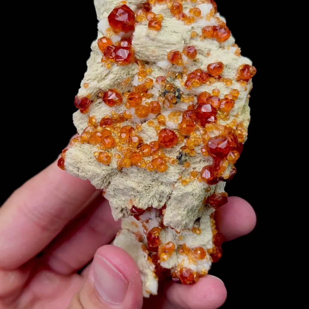 Natural Garnet Mineral Specimen,High Quality Specimen,FUJIAN,CHINA(100*45*40mm) - image 3