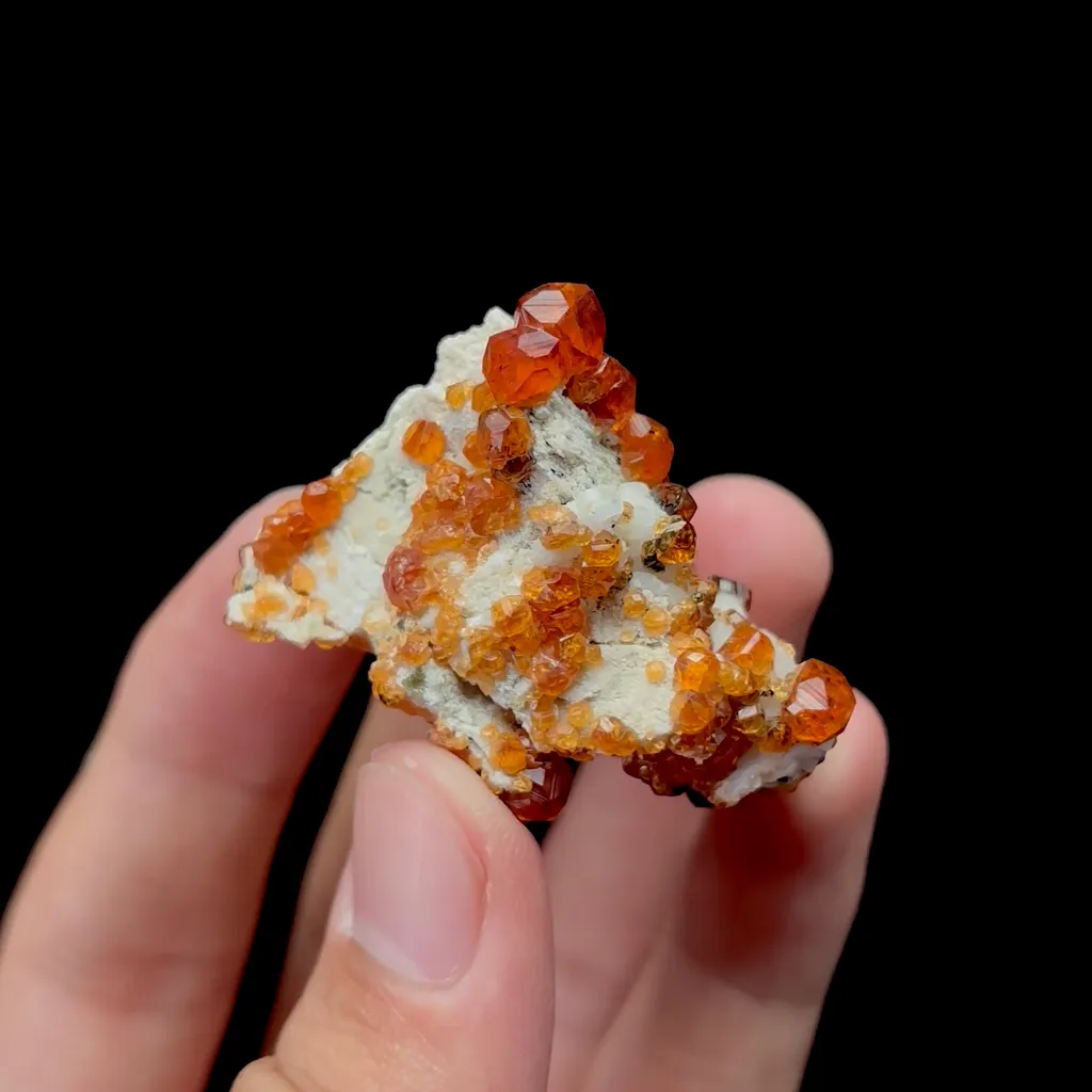 Natural Garnet Mineral Specimen,High Quality Specimen,YUNXIAO,FUJIAN,CHINA(40*37*33mm) - image 4