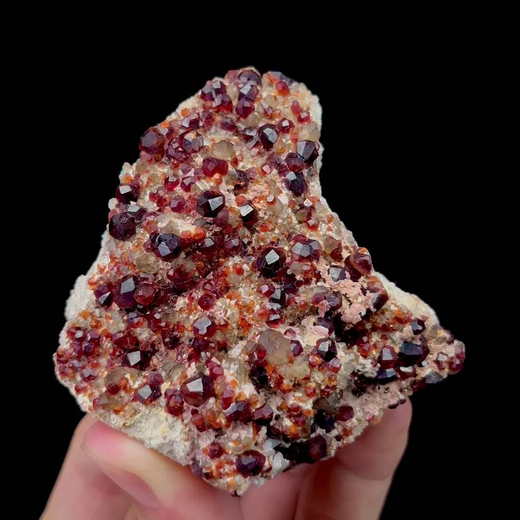 Natural Garnet Mineral Specimen,High Quality Specimen,YUNXIAO,FUJIAN,CHINA(70*75*30mm) image