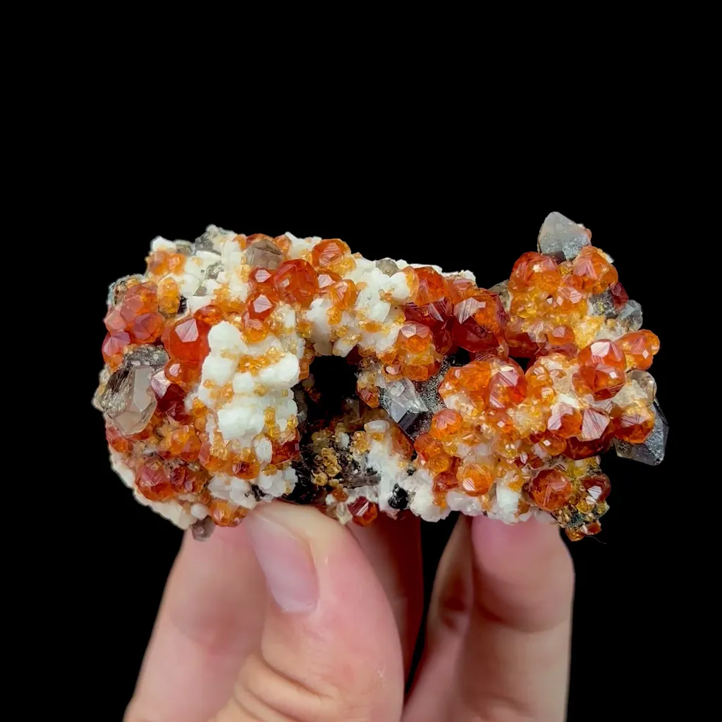 Natural Garnet Mineral Specimen,High Quality Specimen,YUNXIAO,FUJIAN,CHINA(74*41*24mm) image
