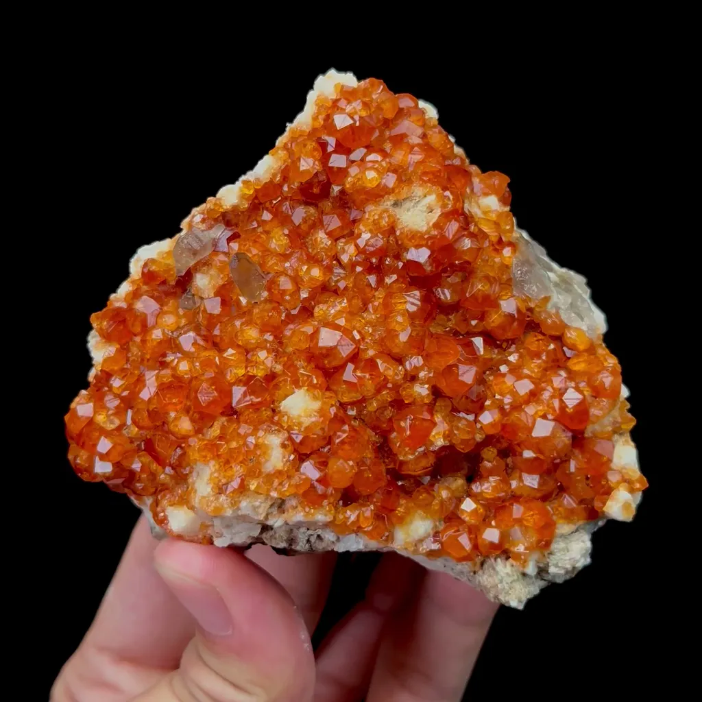 Natural Garnet Mineral Specimen,High Quality Specimen,YUNXIAO,FUJIAN,CHINA(93*76*37mm) image