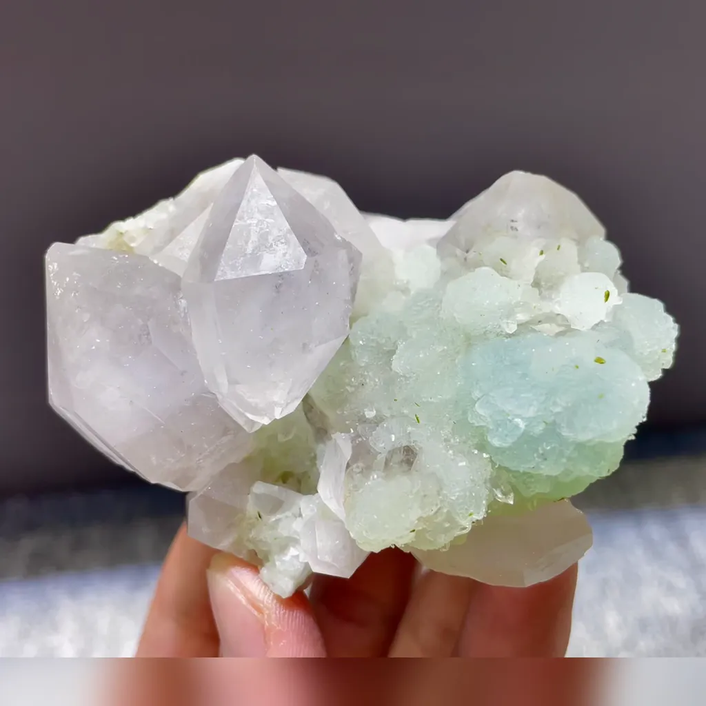 Natural Graptolite and Quartz Symbiosis comes from Meigu, Sichuan 75*55*65MM image