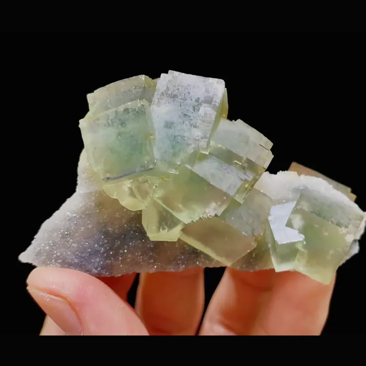 Natural Green Calcite, Mineral Specimen: Xianghualing,Hunan (75*40*30MM) image