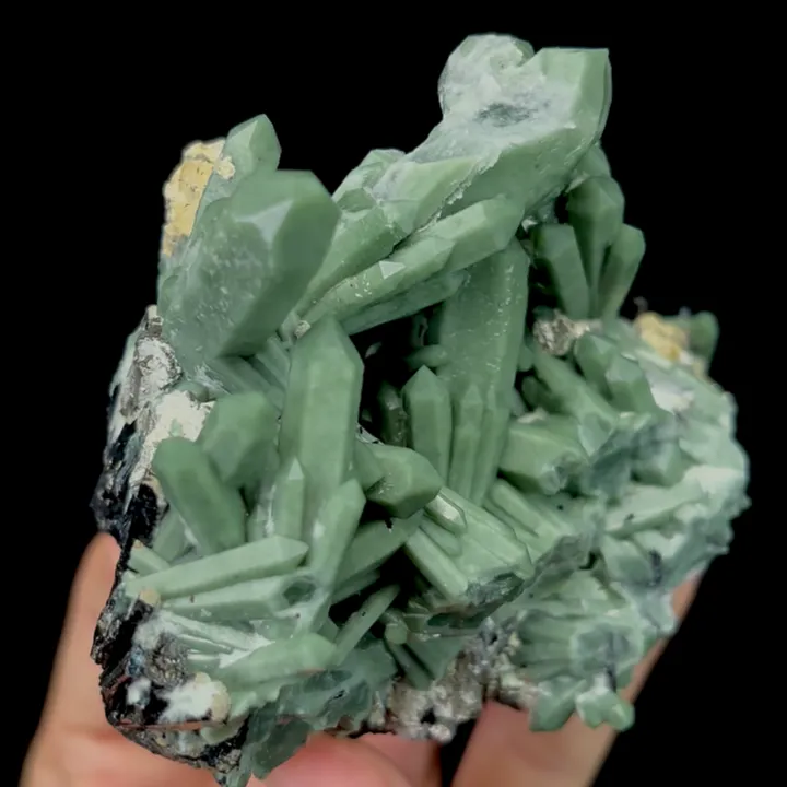 Natural Green Crystal and Ilvaite,Cluster Mineral Specimen:NEIMENGGU (105*70*80mm) - image 3