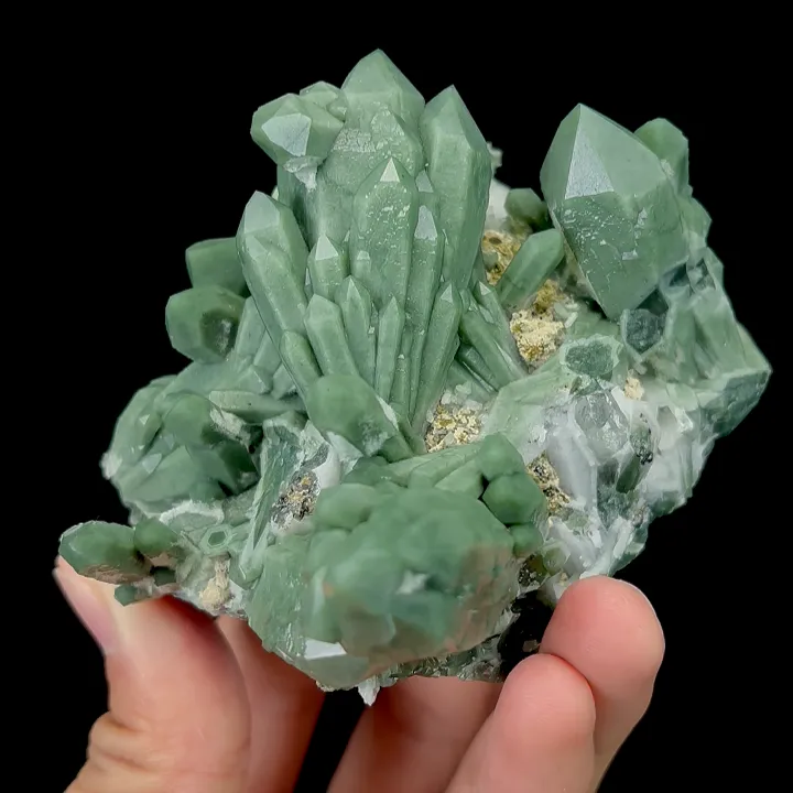 Natural Green Crystal and Quartz,Cluster Mineral Specimen:NEIMENGGU (90*65*70mm) - image 4
