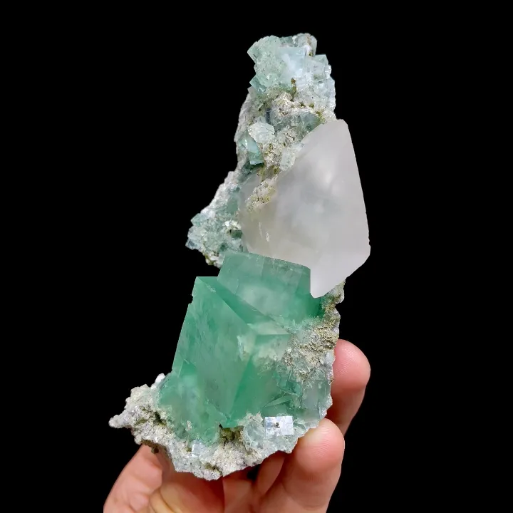 Natural Green Cube Fluorite and Calcite comes from Xianghualing,Hunan 55*120*30MM image